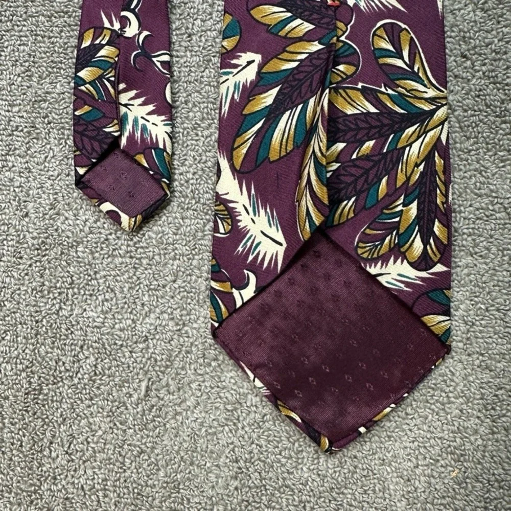 Henri Christian Mens Silk Tie Purple Feather Botanical Scroll Great Britain 59